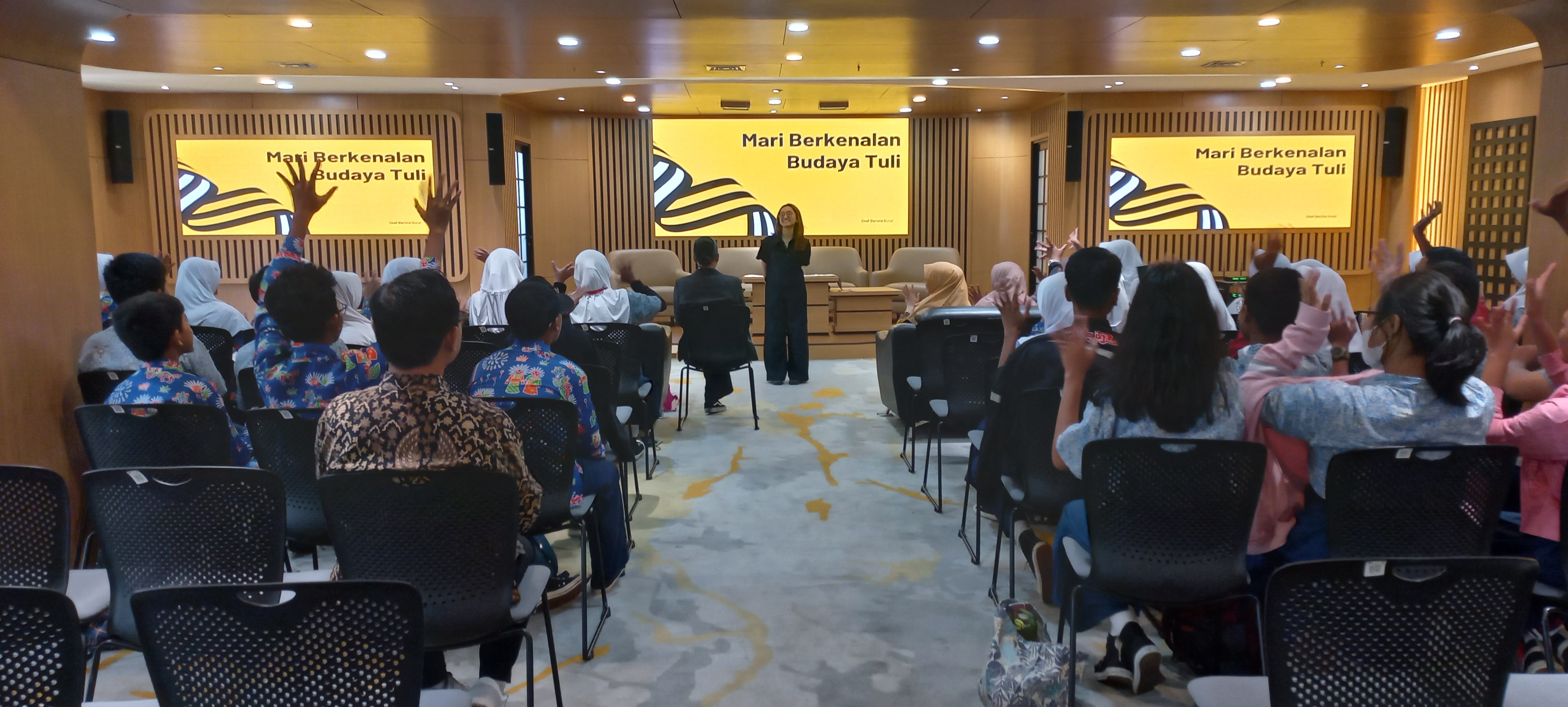 Wisata Literasi SMPN 272 JAKARTA